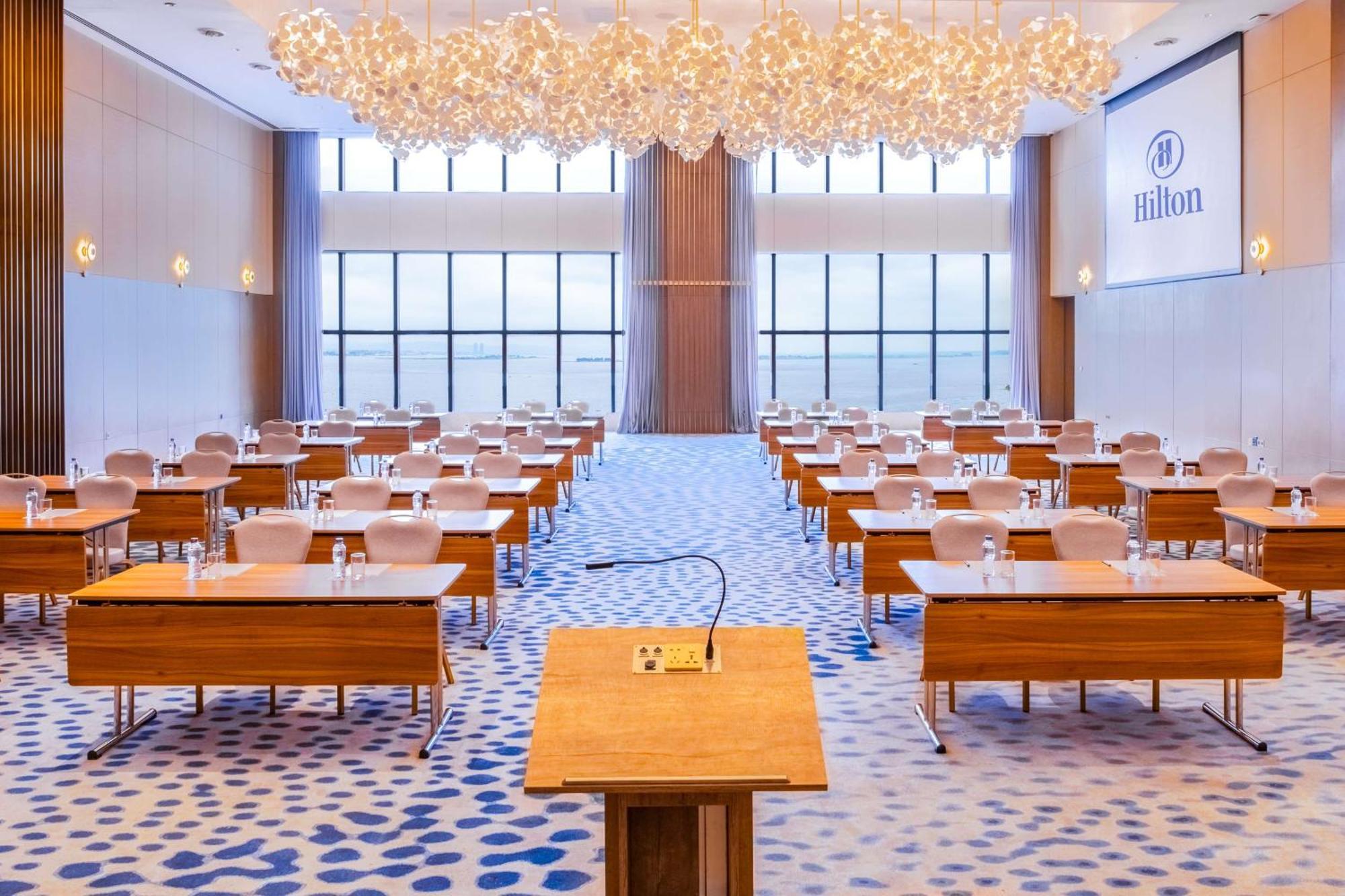 Hilton Kinshasa Hotel Exterior photo